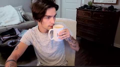 str8whiteboy21 online show from June 26, 2026, 1:04 pm