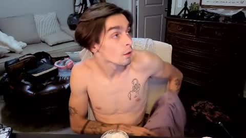 str8whiteboy21 online show from June 27, 2026, 3:33 am