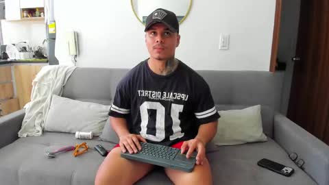 straight__friends online show from May 9, 2026, 2:44 pm