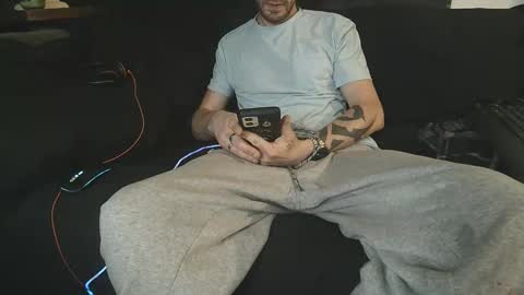 straitpipermann22 online show from October 31, 2025, 6:14 am