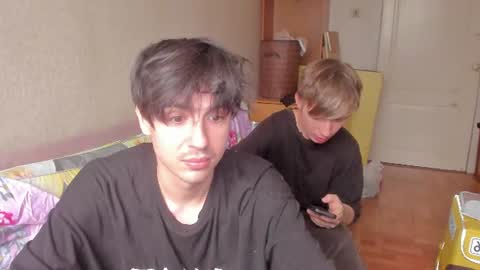 Snapshot of stralght_twinks chatting on June 27, 2026, 12:22 pm Ray online show from June 27, 2026, 12:22 pm
