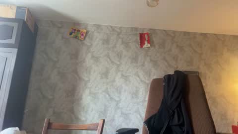 Snapshot of stralght_twinks chatting on July 8, 2026, 11:04 am Ray online show from July 8, 2026, 11:04 am
