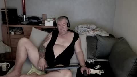 Snapshot of stranger1966 chatting on June 17, 2026, 10:10 pm Stranger online show from June 17, 2026, 10:10 pm