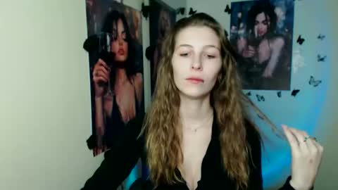 Amalia online show from November 17, 2025, 1:06 pm