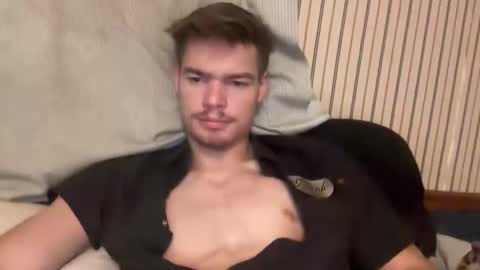 stratman301 online show from November 18, 2025, 12:49 am