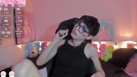 strawberry_kitty_ online show from February 14, 2026, 4:31 am