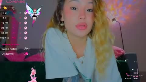 Snapshot of strawberrypie99 chatting on June 18, 2026, 9:14 am Tati and Lola online show from June 18, 2026, 9:14 am