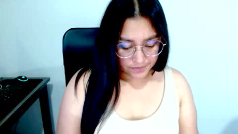 strawlux online show from March 10, 2026, 5:45 am