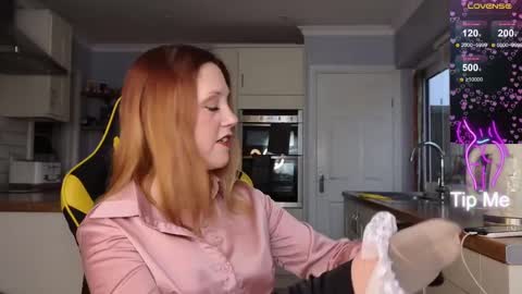 Amorina online show from February 10, 2025, 10:31 am