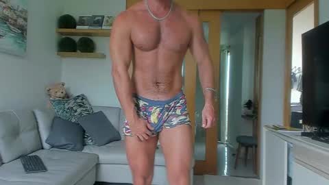 Snapshot of strong_arni chatting on December 26, 2024, 7:35 am Strong Arni online show from December 26, 2024, 7:35 am