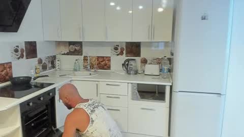 Snapshot of strong_arni chatting on February 8, 2025, 1:11 pm Strong Arni online show from February 8, 2025, 1:11 pm