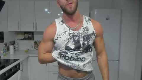 Snapshot of strong_arni chatting on February 9, 2025, 4:50 pm Strong Arni online show from February 9, 2025, 4:50 pm