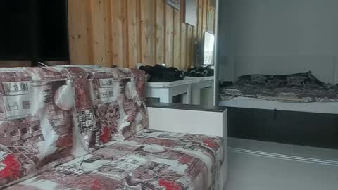 Snapshot of strong_arni chatting on February 19, 2025, 7:28 am Strong Arni online show from February 19, 2025, 7:28 am