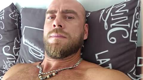 Snapshot of strong_arni chatting on October 19, 2025, 3:07 am Strong Arni online show from October 19, 2025, 3:07 am