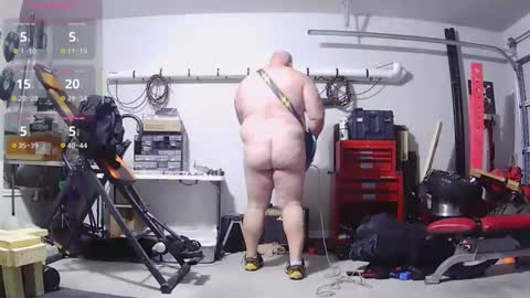 strong_bear89 online show from April 20, 2026, 5:59 pm