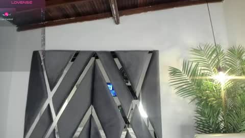 Snapshot of strong_girl_ chatting on May 30, 2026, 10:56 am Alexa online show from May 30, 2026, 10:56 am