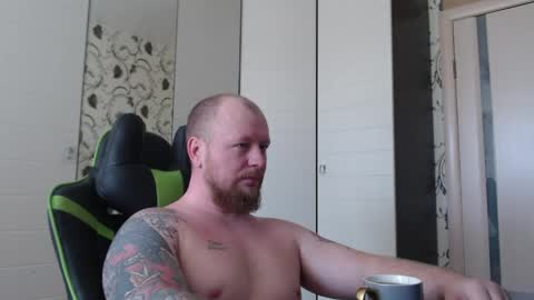 Snapshot of strongass18 chatting on April 22, 2026, 9:55 am Alex online show from April 22, 2026, 9:55 am