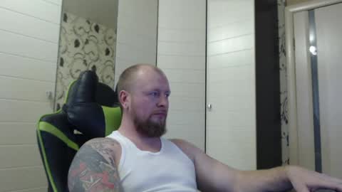 Snapshot of strongass18 chatting on April 23, 2026, 12:40 pm Alex online show from April 23, 2026, 12:40 pm