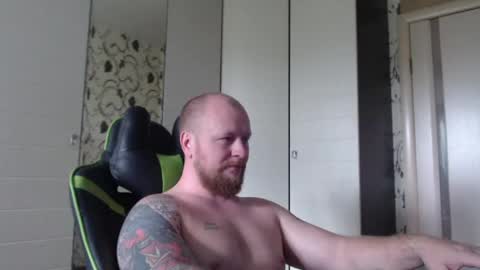 Snapshot of strongass18 chatting on May 8, 2026, 8:52 am Alex online show from May 8, 2026, 8:52 am