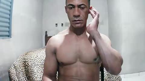 strongdaddyfantastic online show from April 12, 2026, 4:17 am