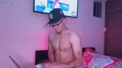 Snapshot of stronghardlatino chatting on October 10, 2025, 1:04 am stronghardlatino online show from October 10, 2025, 1:04 am