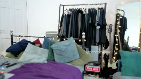 strongmellow online show from September 18, 2025, 6:10 pm