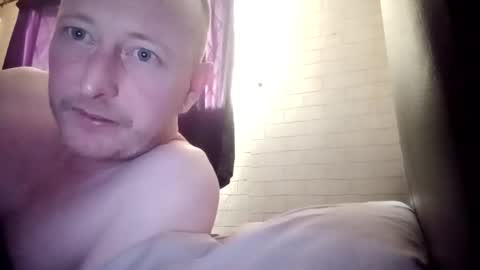 stu_art83 online show from April 21, 2026, 6:31 am