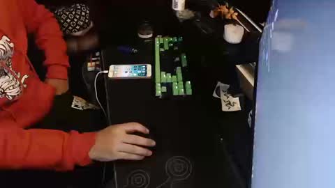 stud69861714 online show from October 13, 2025, 9:09 am