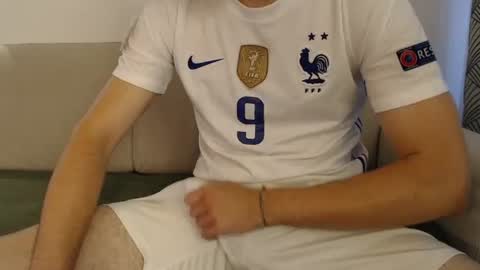Snapshot of studfromparis chatting on June 17, 2026, 11:45 am Stud From Paris online show from June 17, 2026, 11:45 am