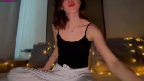 LINA online show from March 17, 2026, 1:43 am