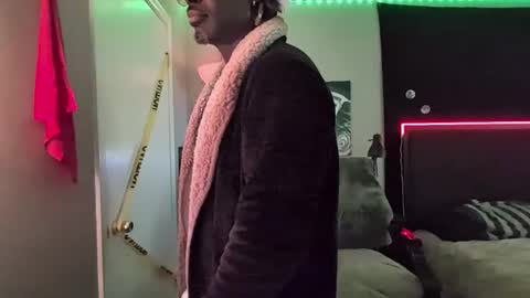 Snapshot of suavechocolatecity chatting on September 21, 2025, 9:05 pm Hot Chocolate online show from September 21, 2025, 9:05 pm