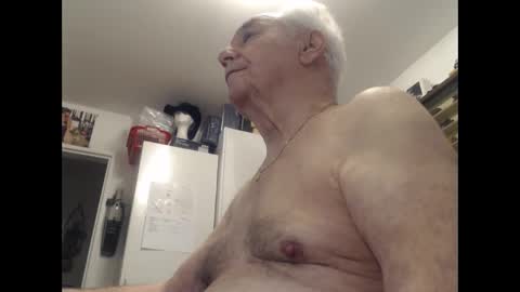 Snapshot of subibuns chatting on December 22, 2025, 7:49 am Marcel online show from December 22, 2025, 7:49 am