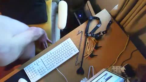 submissive1234567 online show from November 29, 2025, 11:02 am