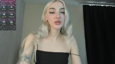 Chloe online show from September 17, 2025, 1:02 pm