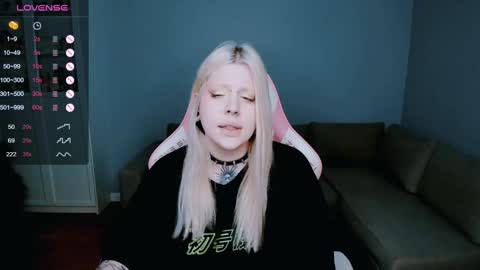 succubus_leslie online show from December 20, 2024, 11:32 am