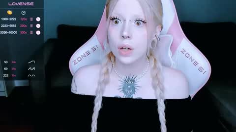 succubus_leslie online show from February 2, 2026, 11:14 pm