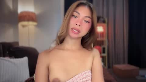 Snapshot of suckablechick chatting on May 18, 2026, 10:59 pm Marry online show from May 18, 2026, 10:59 pm