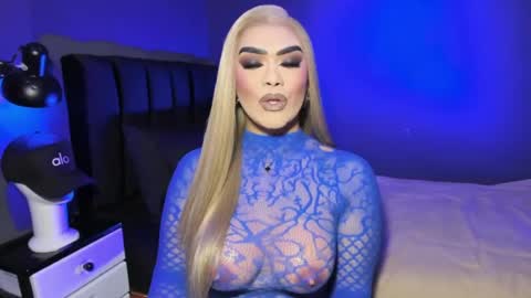 Snapshot of suckablecockoffreya chatting on June 23, 2026, 9:40 am JADE ELYSE online show from June 23, 2026, 9:40 am