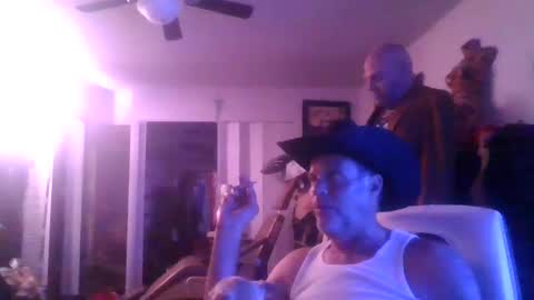 SUCKITU812 online show from September 17, 2025, 4:58 am