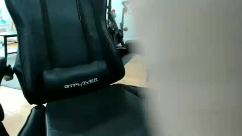 suckm3dry07 online show from May 2, 2026, 1:16 pm