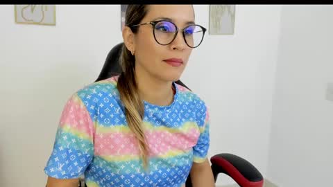 sugar_milff online show from January 25, 2025, 2:03 pm