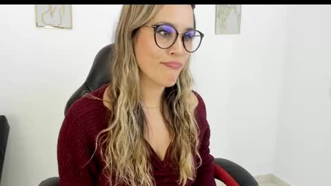 sugar_milff online show from January 28, 2025, 5:24 pm