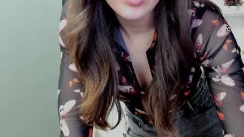 Snapshot of sugar_xmegan chatting on January 5, 2026, 5:27 pm Megan online show from January 5, 2026, 5:27 pm