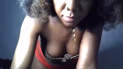 sugarluna001 online show from April 28, 2026, 7:19 pm