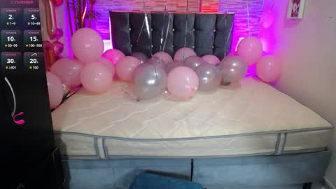 kira online show from February 17, 2026, 4:42 am