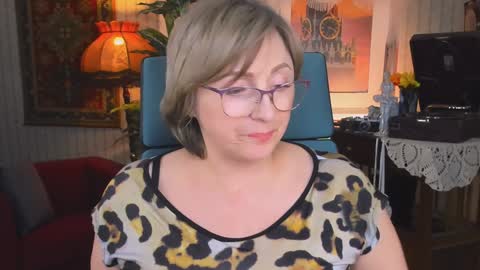 Vivien online show from February 5, 2025, 3:09 pm