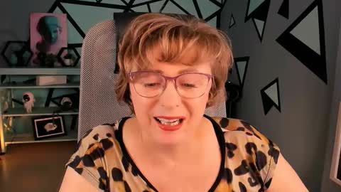 Vivien online show from November 19, 2025, 1:22 pm