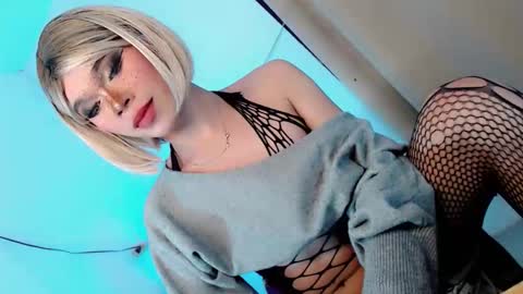 Snapshot of sugarxbaby_ chatting on June 11, 2026, 1:42 pm LoveSugar online show from June 11, 2026, 1:42 pm