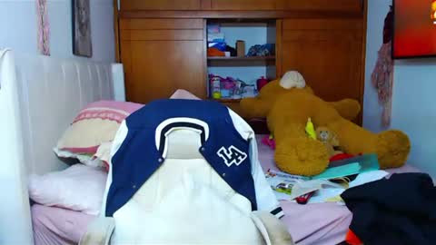 Cami   Back in 2 hours online show from February 20, 2025, 7:12 am