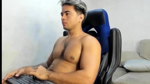 sukuna_hara online show from October 12, 2025, 3:11 pm